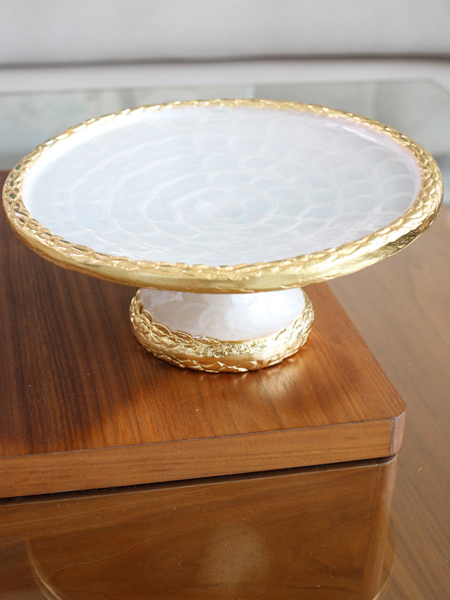 Pearlescent Pedestal