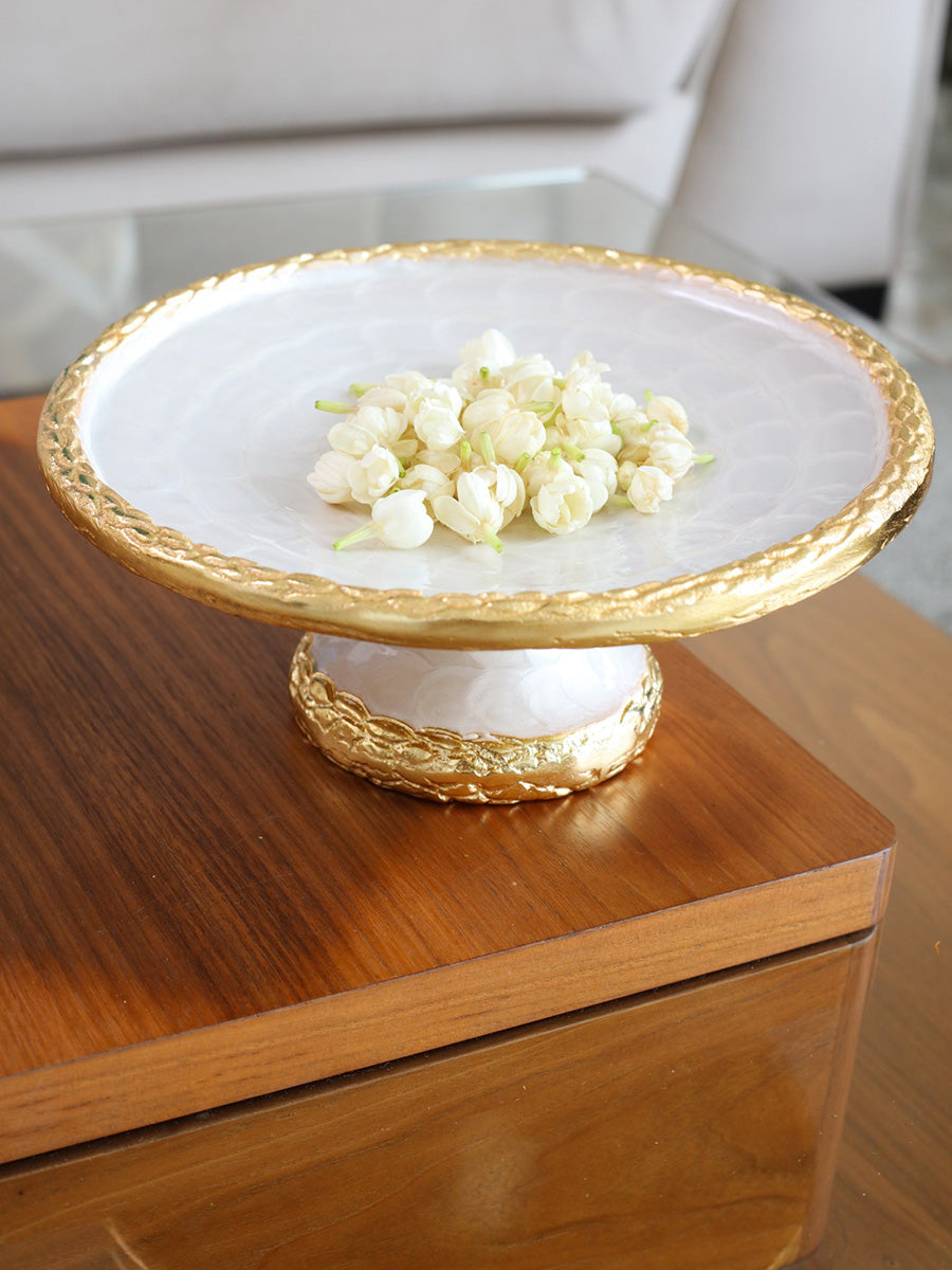 Pearlescent Pedestal